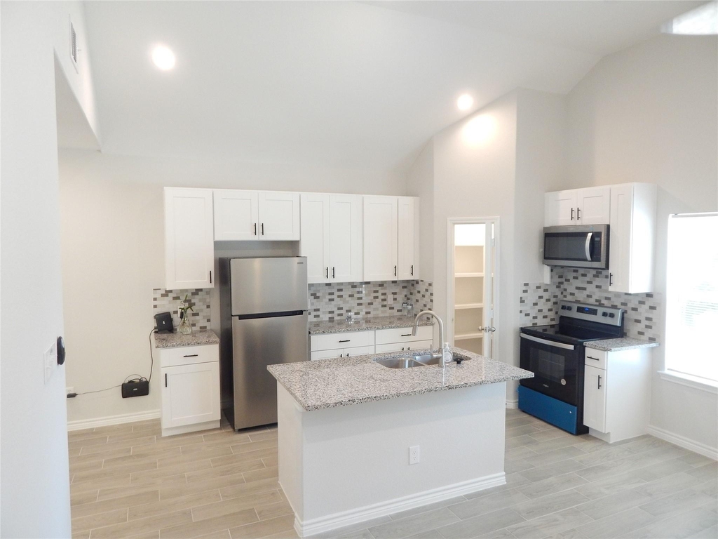 230 Northlawn - Photo 4