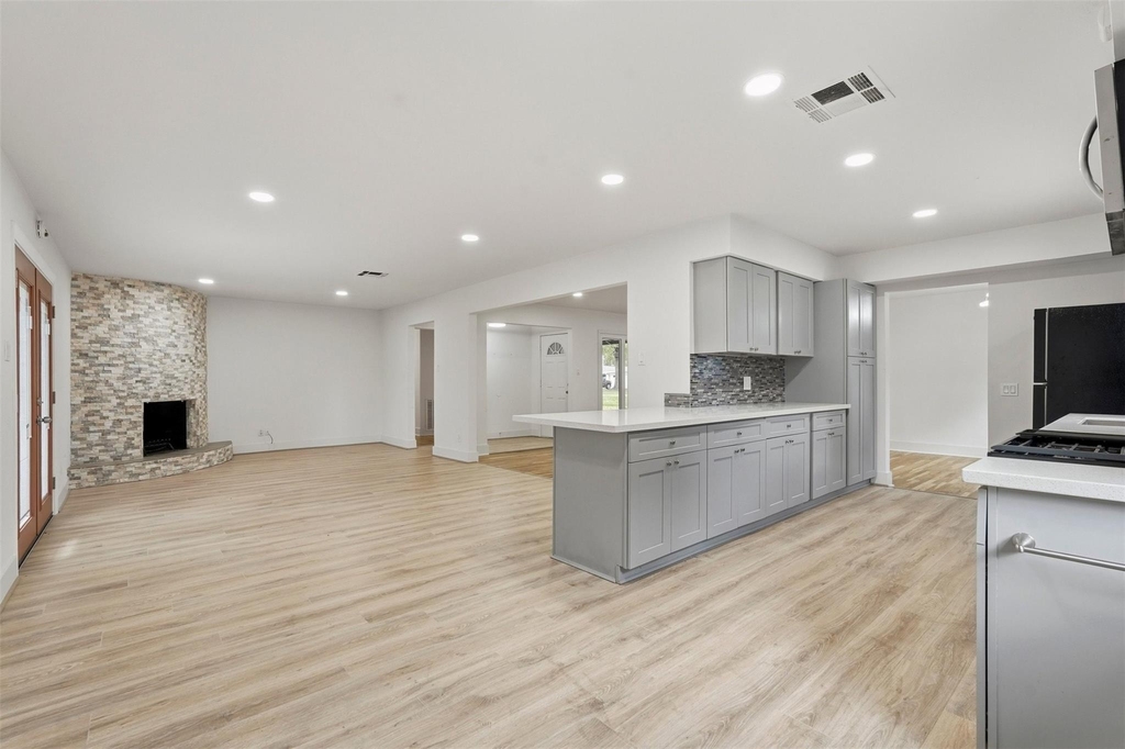 1219 Wisterwood Drive - Photo 10