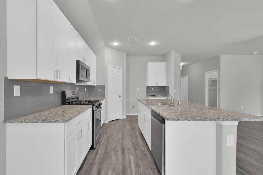 8011 Dauntless Drive - Photo 10