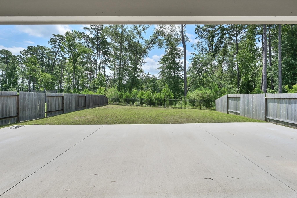 8011 Dauntless Drive - Photo 32