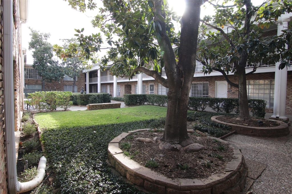 2101 Fountain View Drive - Photo 15