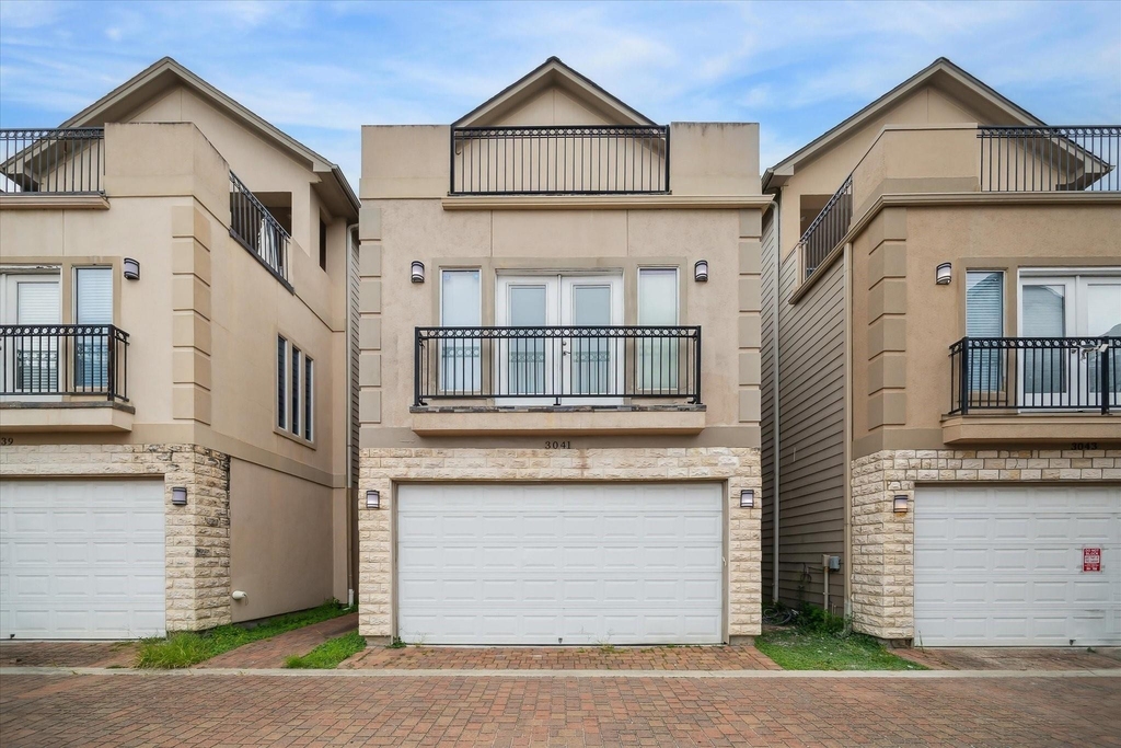 3041 Clinton Drive - Photo 1