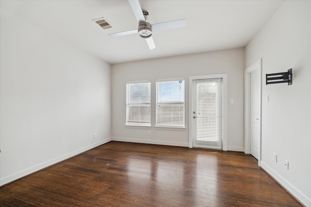 3041 Clinton Drive - Photo 10