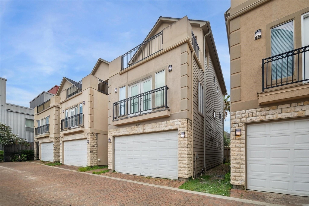3041 Clinton Drive - Photo 0