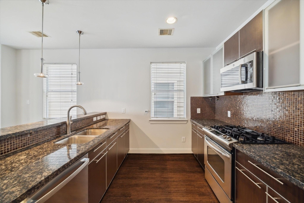 3041 Clinton Drive - Photo 11