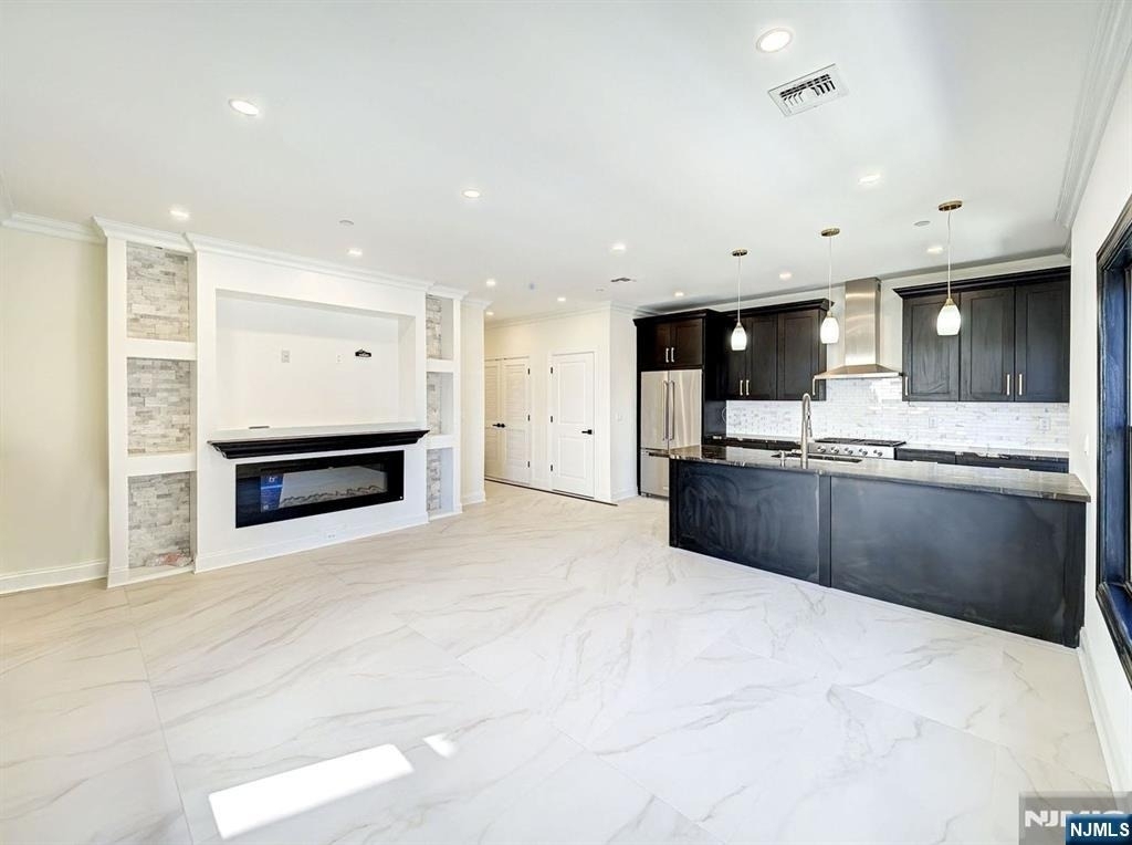 208 Nwk Pompton - Photo 1