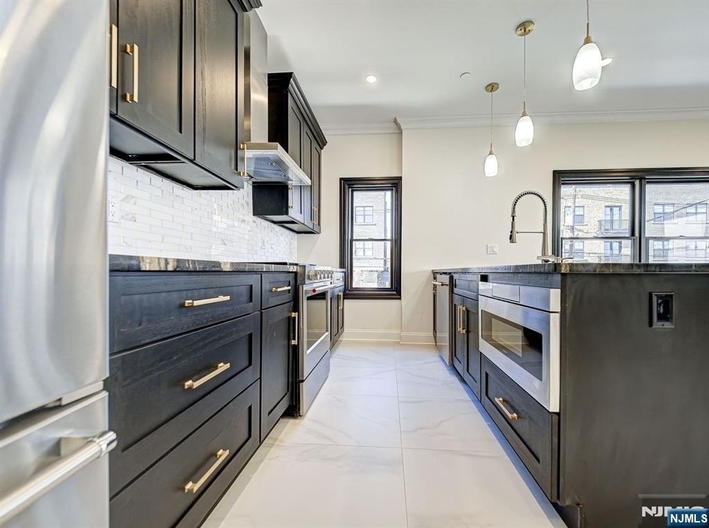 208 Nwk Pompton - Photo 2