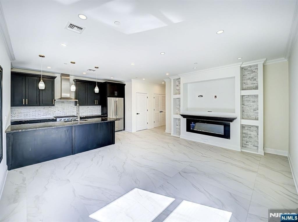 208 Nwk Pompton - Photo 1