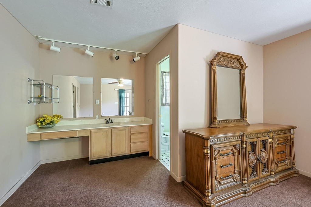 8 Vick Road - Photo 22