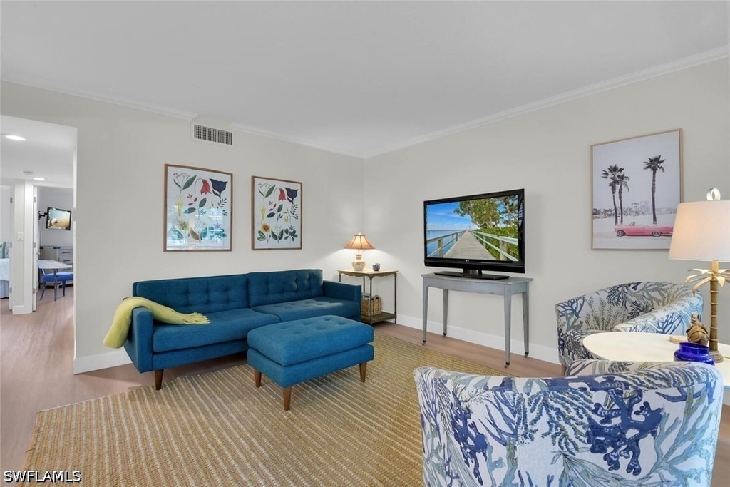 3200 Gulf Shore Boulevard N - Photo 4
