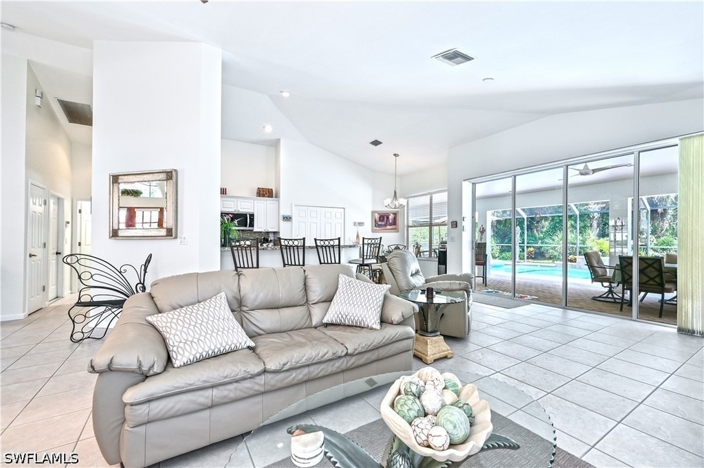6453 Autumn Woods Boulevard - Photo 5
