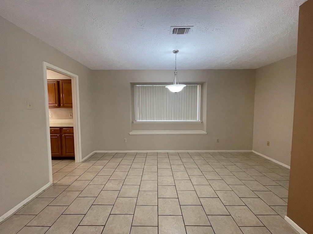 2126 Collingsfield Drive - Photo 8