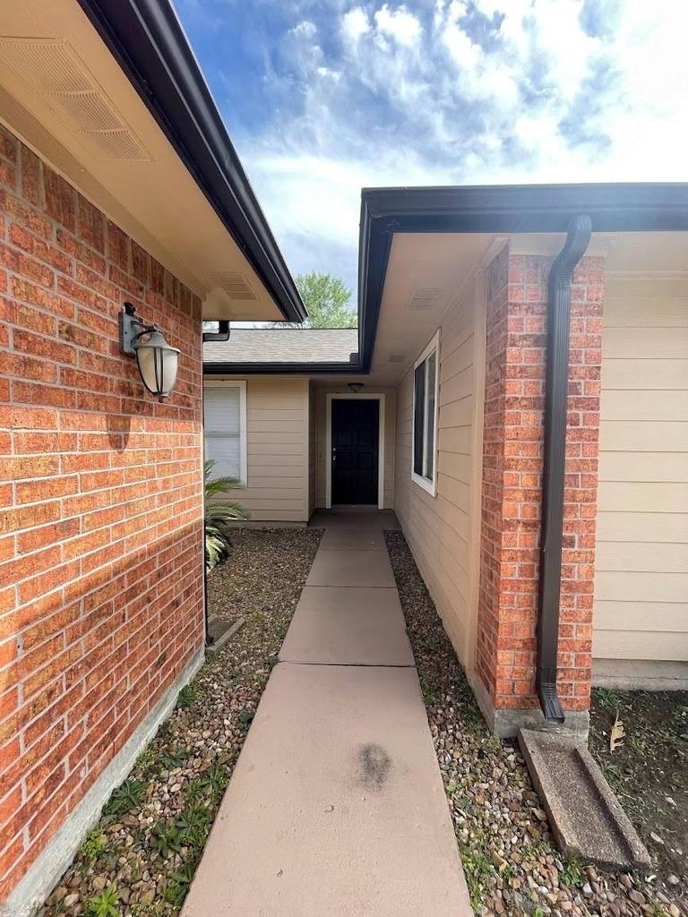 2126 Collingsfield Drive - Photo 4