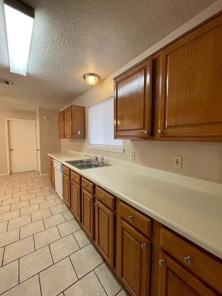 2126 Collingsfield Drive - Photo 12
