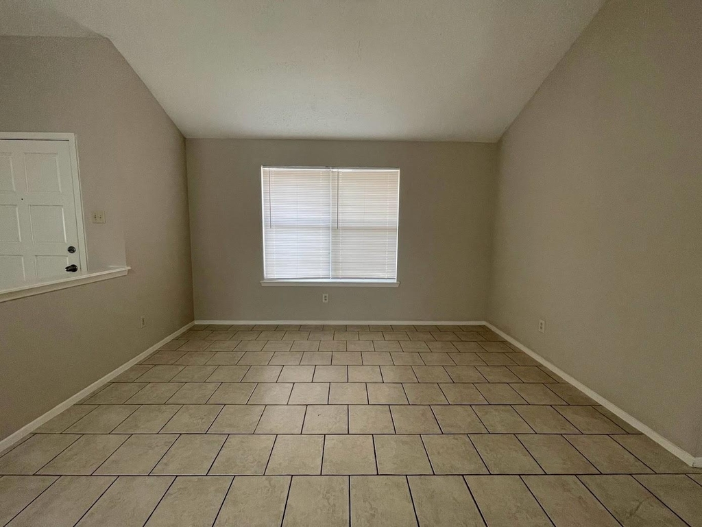2126 Collingsfield Drive - Photo 7