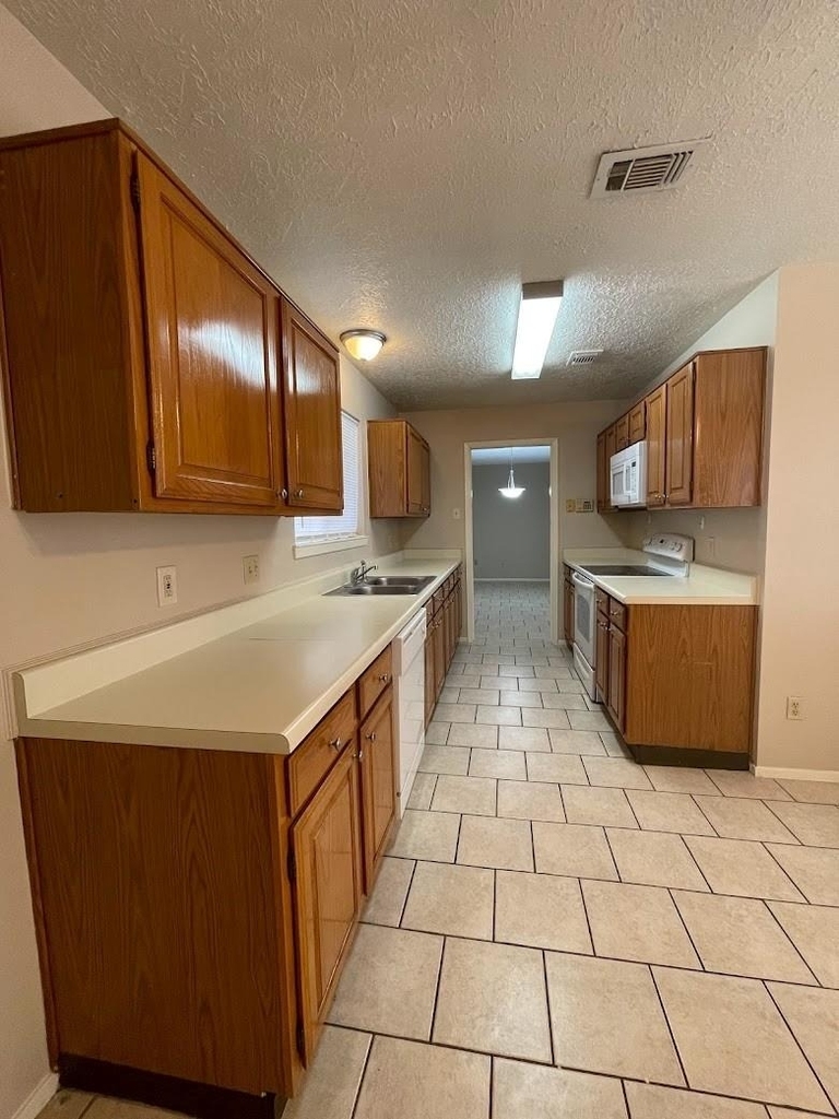 2126 Collingsfield Drive - Photo 11