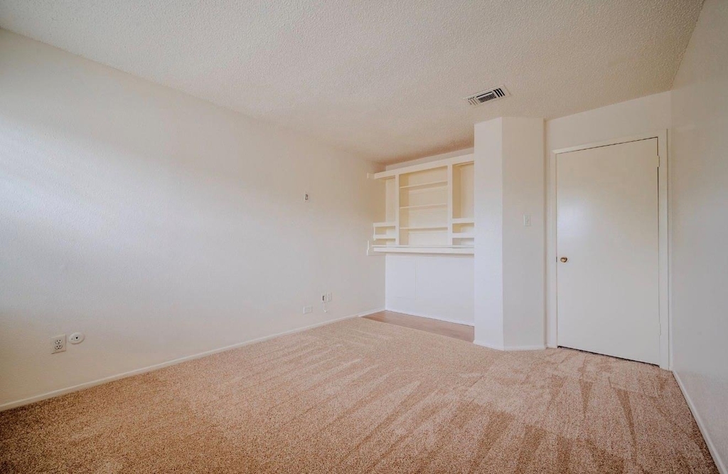 13034 Leader Street - Photo 23
