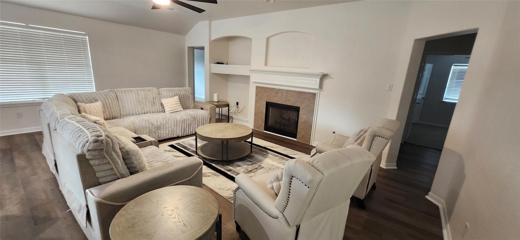17238 Maple Hollow Drive - Photo 4