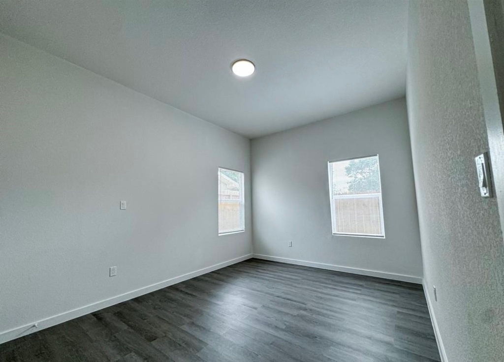 328 Clearwater St - Photo 7