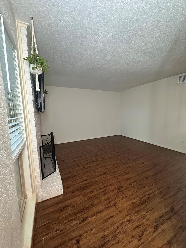 1413 Bonanza Road - Photo 4