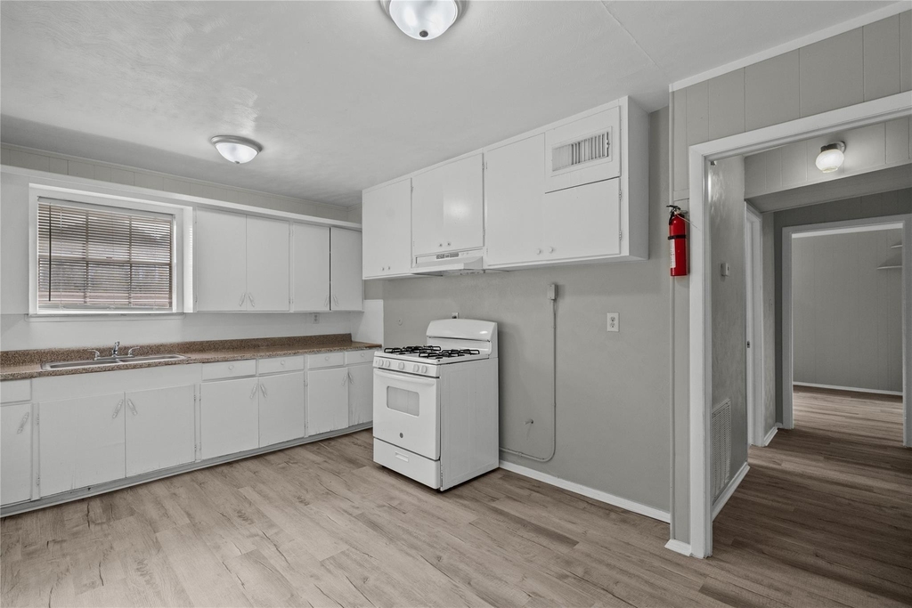 2729 Main Street - Photo 4