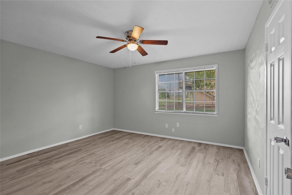 2729 Main Street - Photo 3