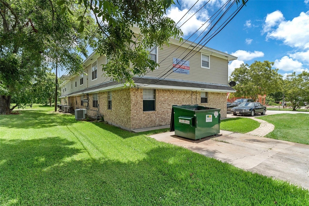 2729 Main Street - Photo 13
