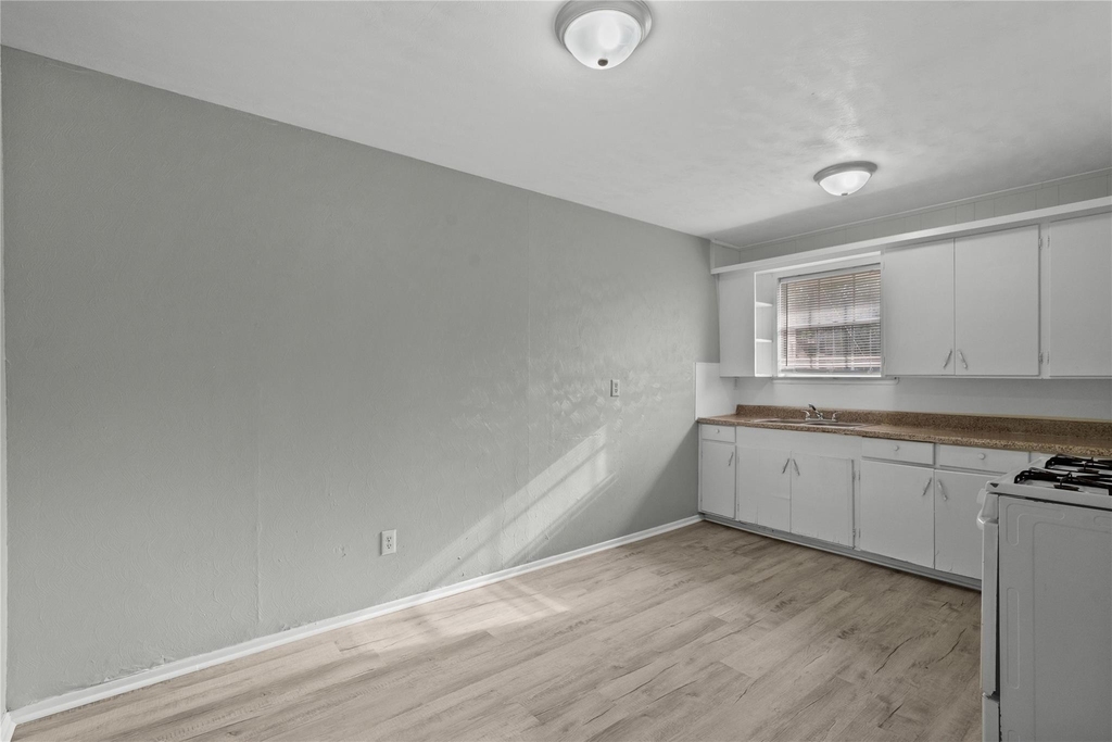 2729 Main Street - Photo 5