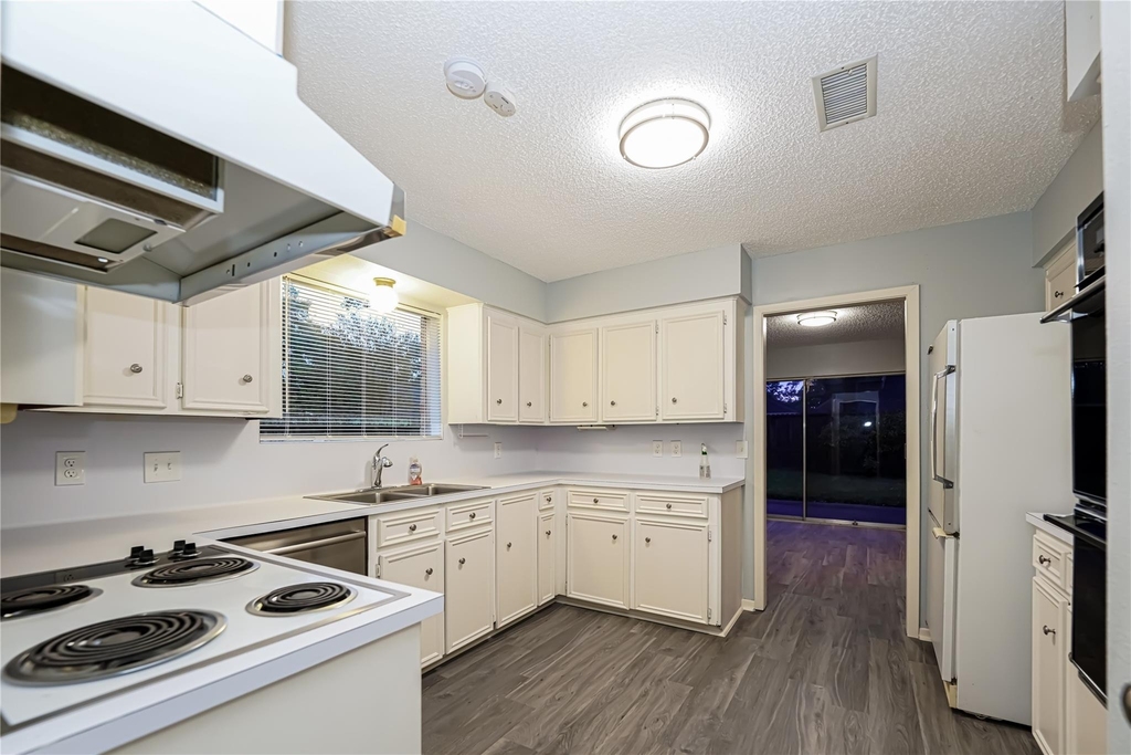 2306 Wallingford Drive - Photo 11