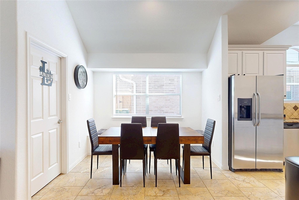 18 Avenswood Place - Photo 5
