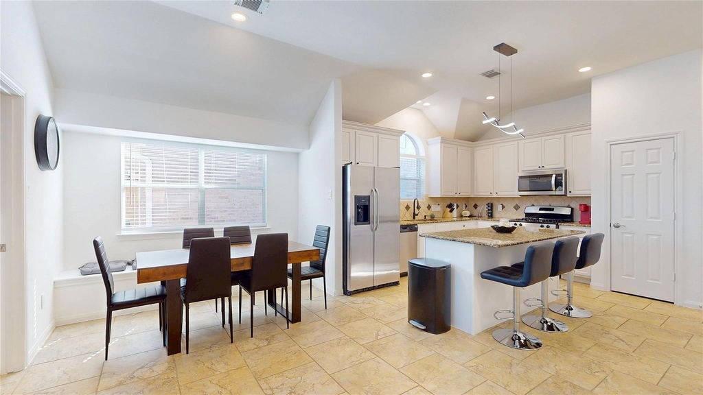 18 Avenswood Place - Photo 2