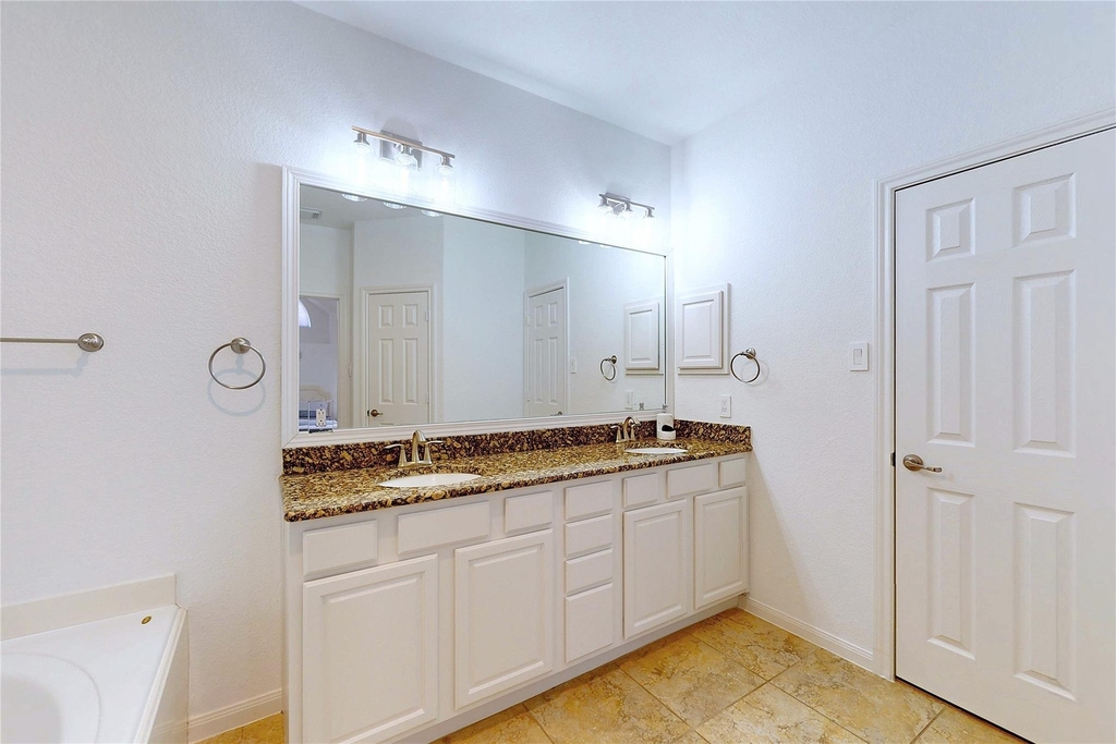 18 Avenswood Place - Photo 9