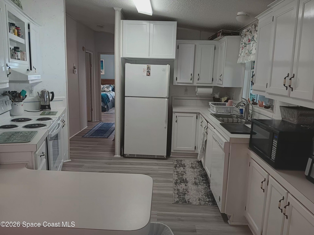 7606 Cedar Bark Road - Photo 8