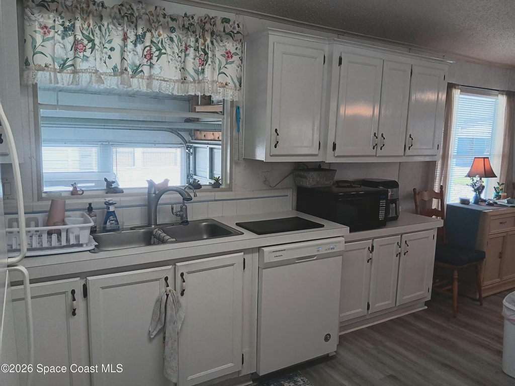 7606 Cedar Bark Road - Photo 9
