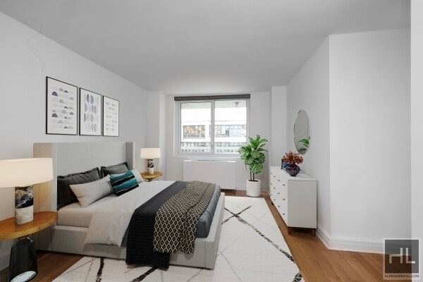 West End Avenue - Photo 1