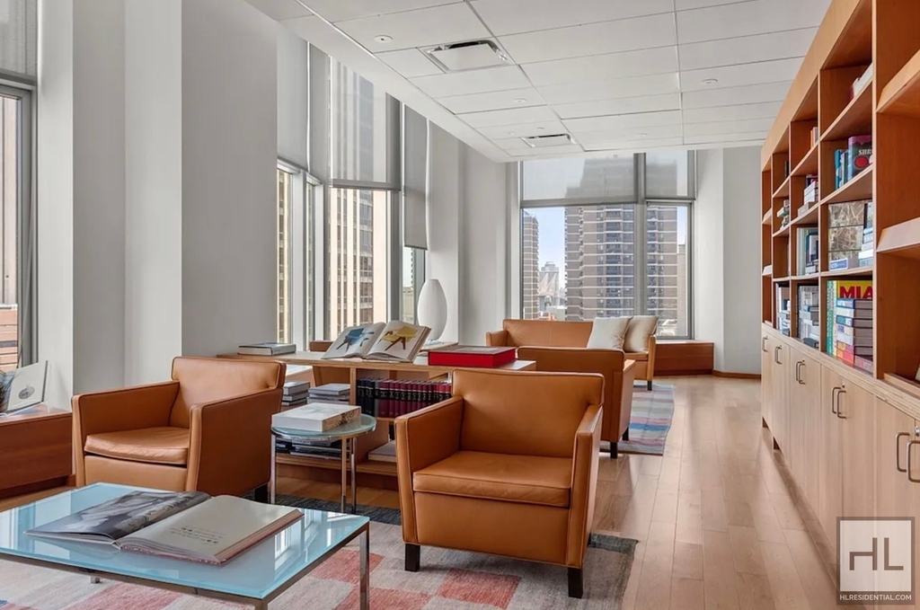 Spruce Street - Photo 15