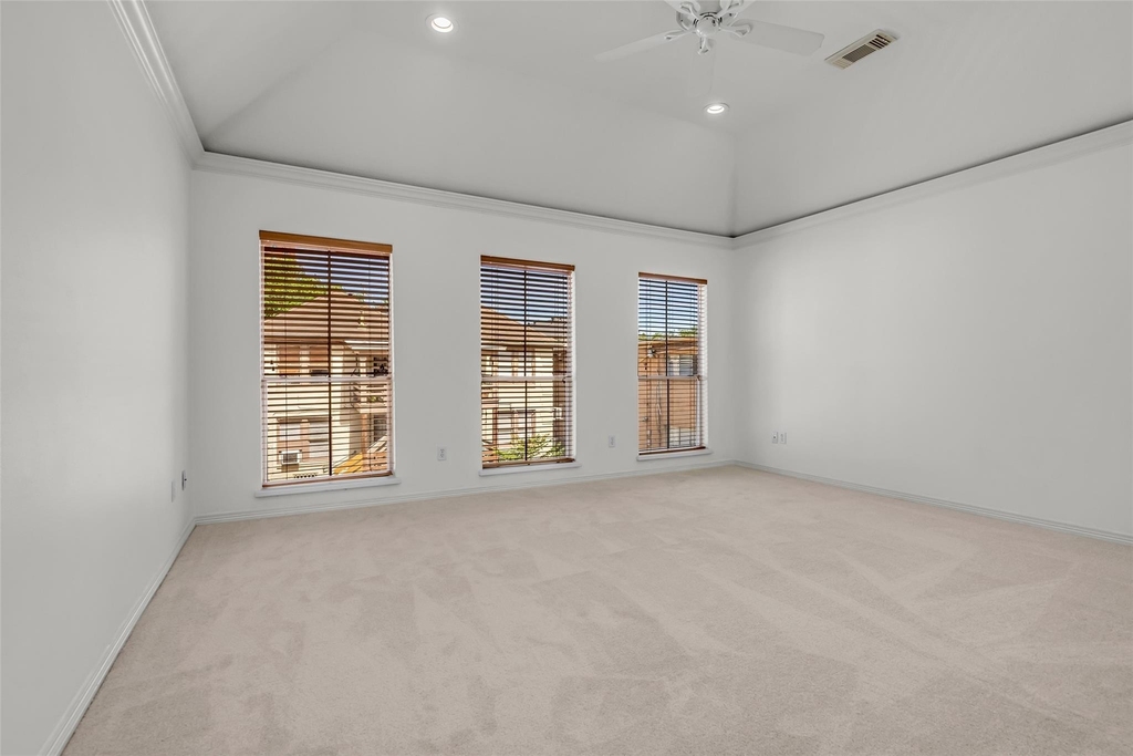4916 Travis Street - Photo 14