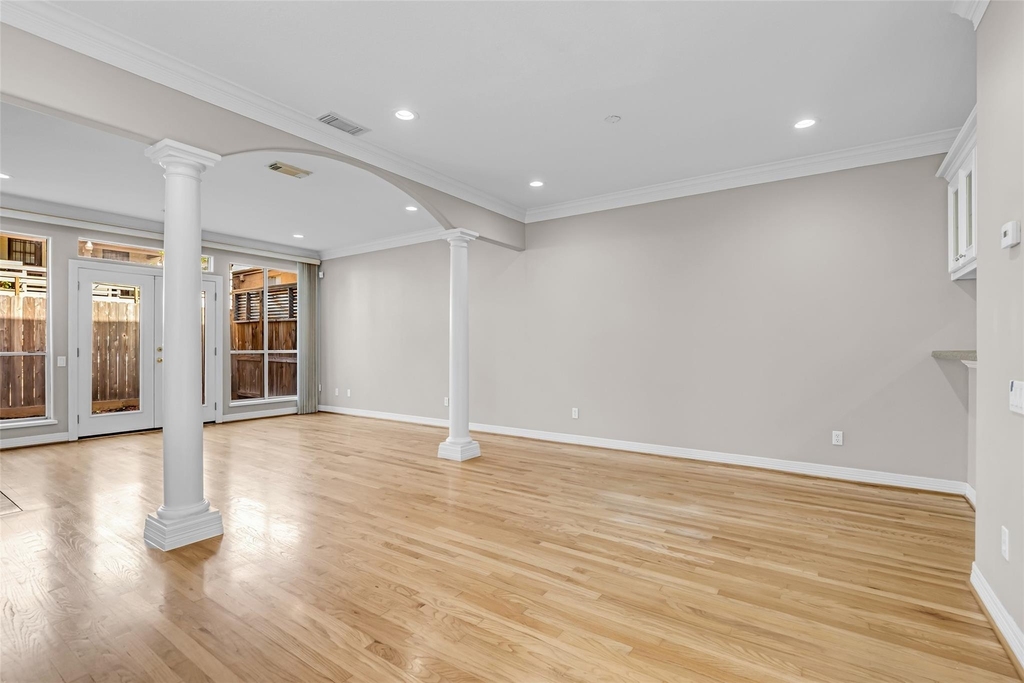 4916 Travis Street - Photo 5