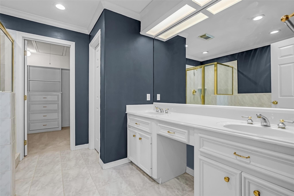 4916 Travis Street - Photo 15