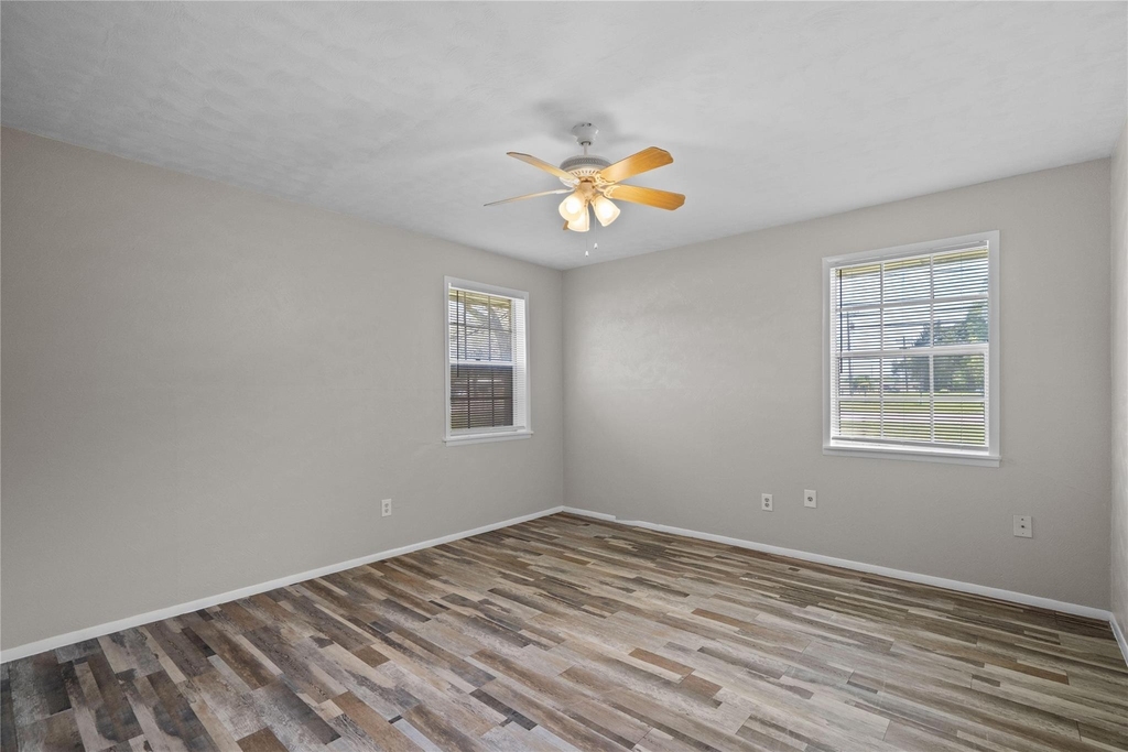 2729 Main Street - Photo 3