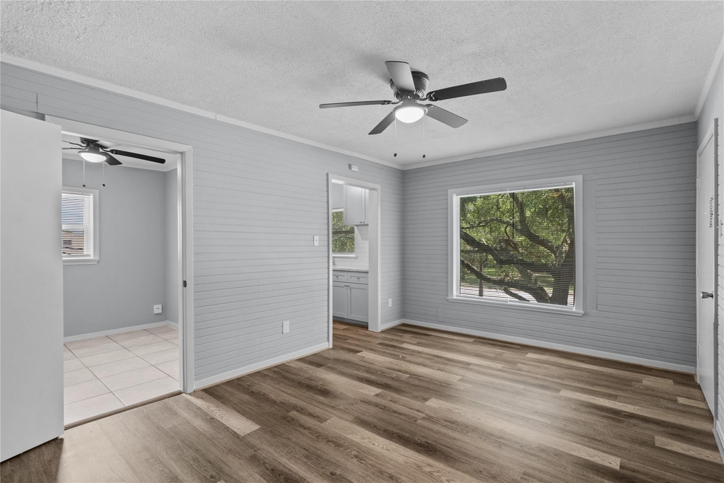 2324 Cedar Drive - Photo 3