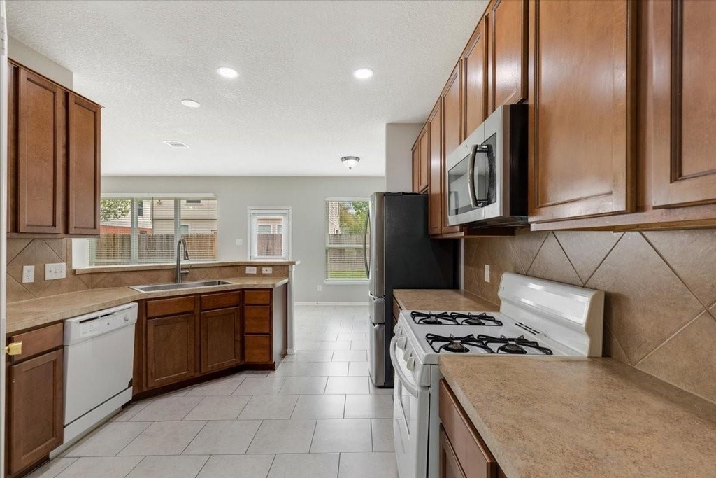 4810 Vintage Grove Court - Photo 11