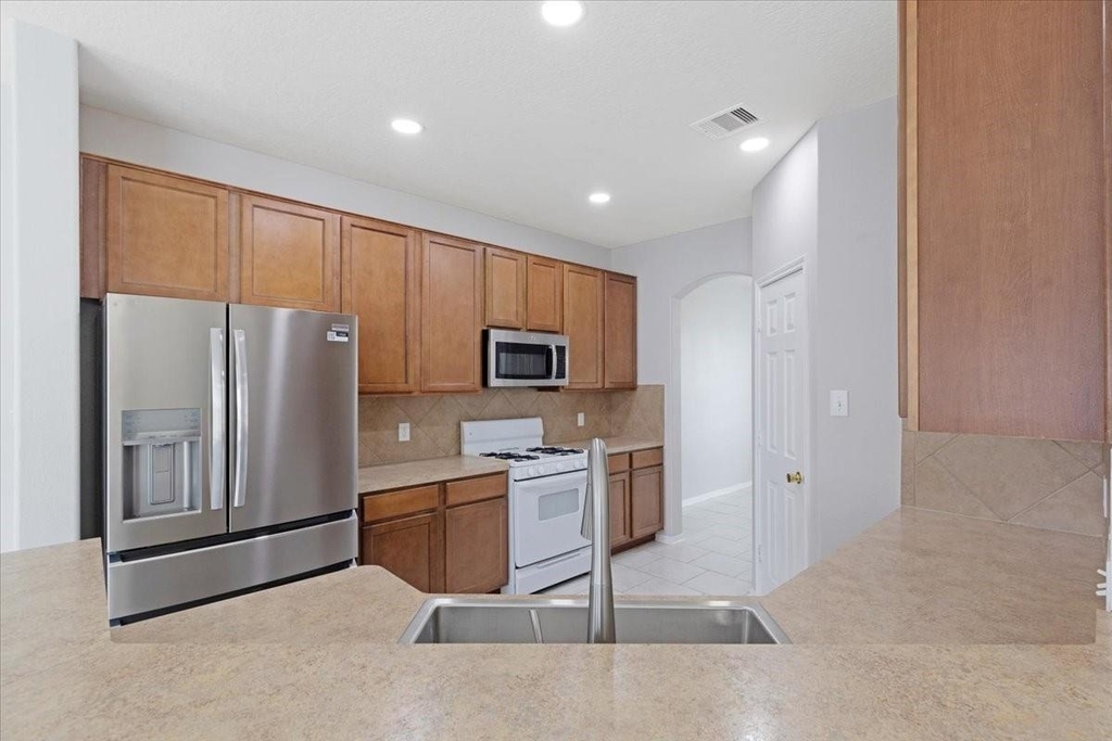 4810 Vintage Grove Court - Photo 12