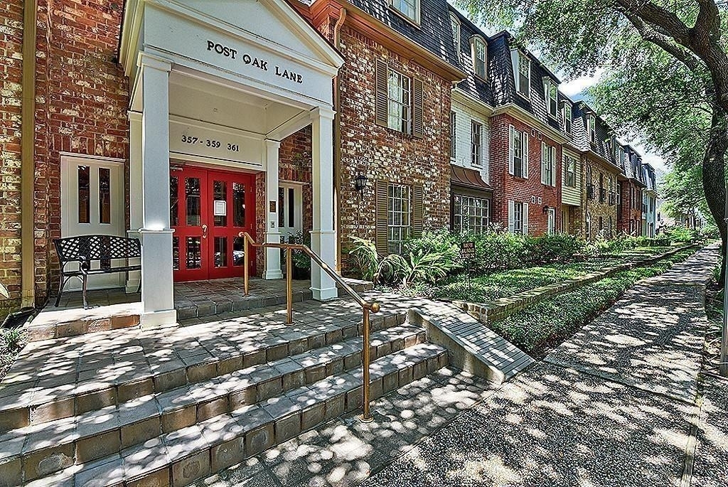 361 N Post Oak Lane - Photo 2