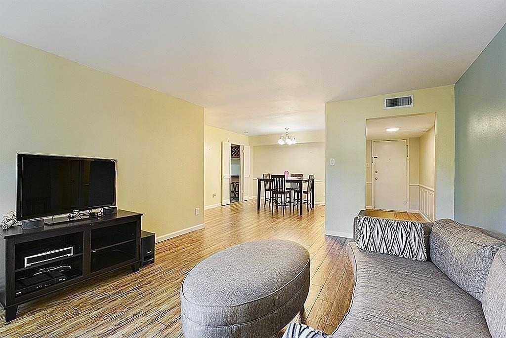 361 N Post Oak Lane - Photo 5