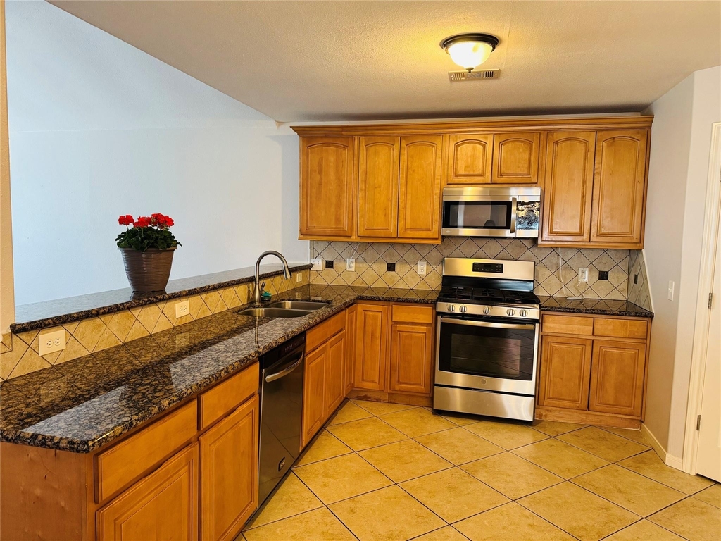 5935 Wildbriar Lane - Photo 6
