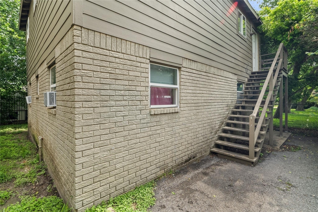 2328 Boss Street - Photo 8