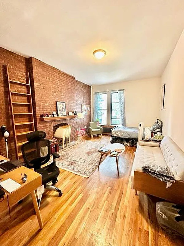 332 East 14th Street - Photo 0