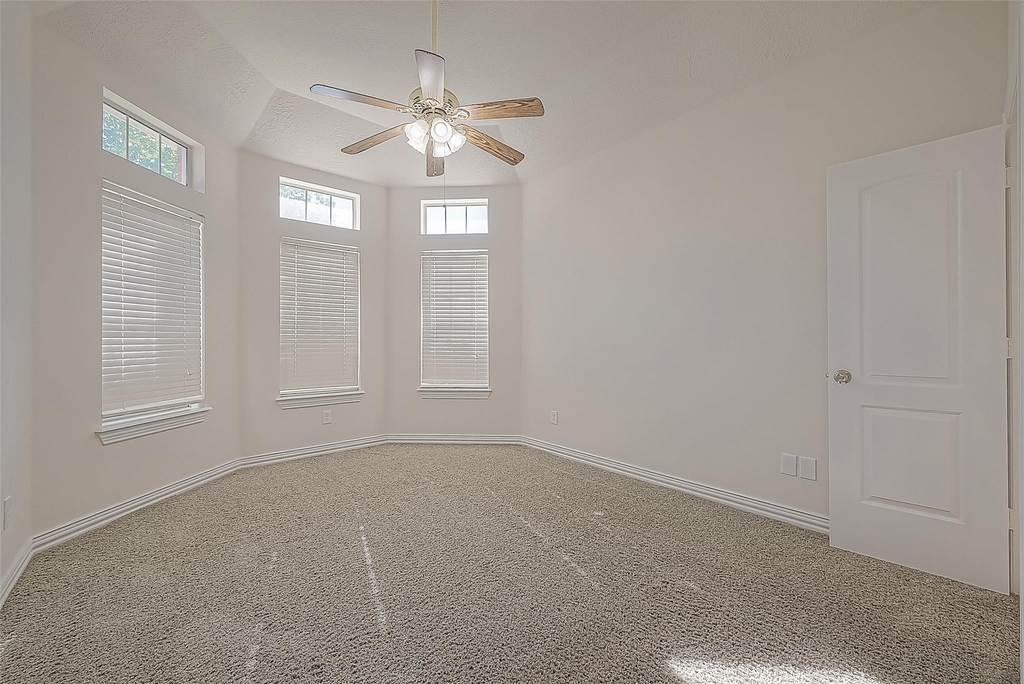 1189 Lovett Street - Photo 14