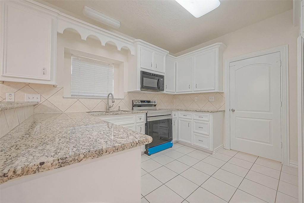 1189 Lovett Street - Photo 23